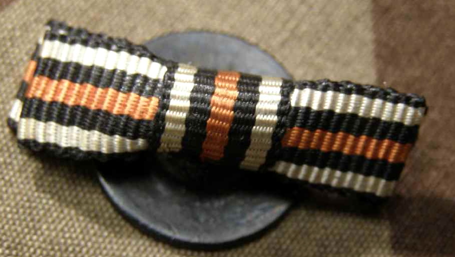 1er Knopfschleife Ehrenkreuz für Frontkämpfer