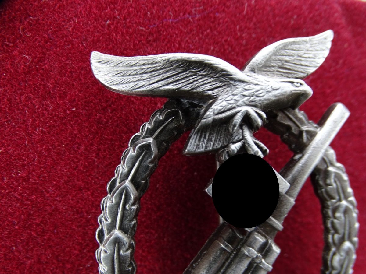 Kampfabzeichen der Flakartillerie der Luftwaffe / Flakkampfabzeichen, Feinzink, späte Fertigung um 1945