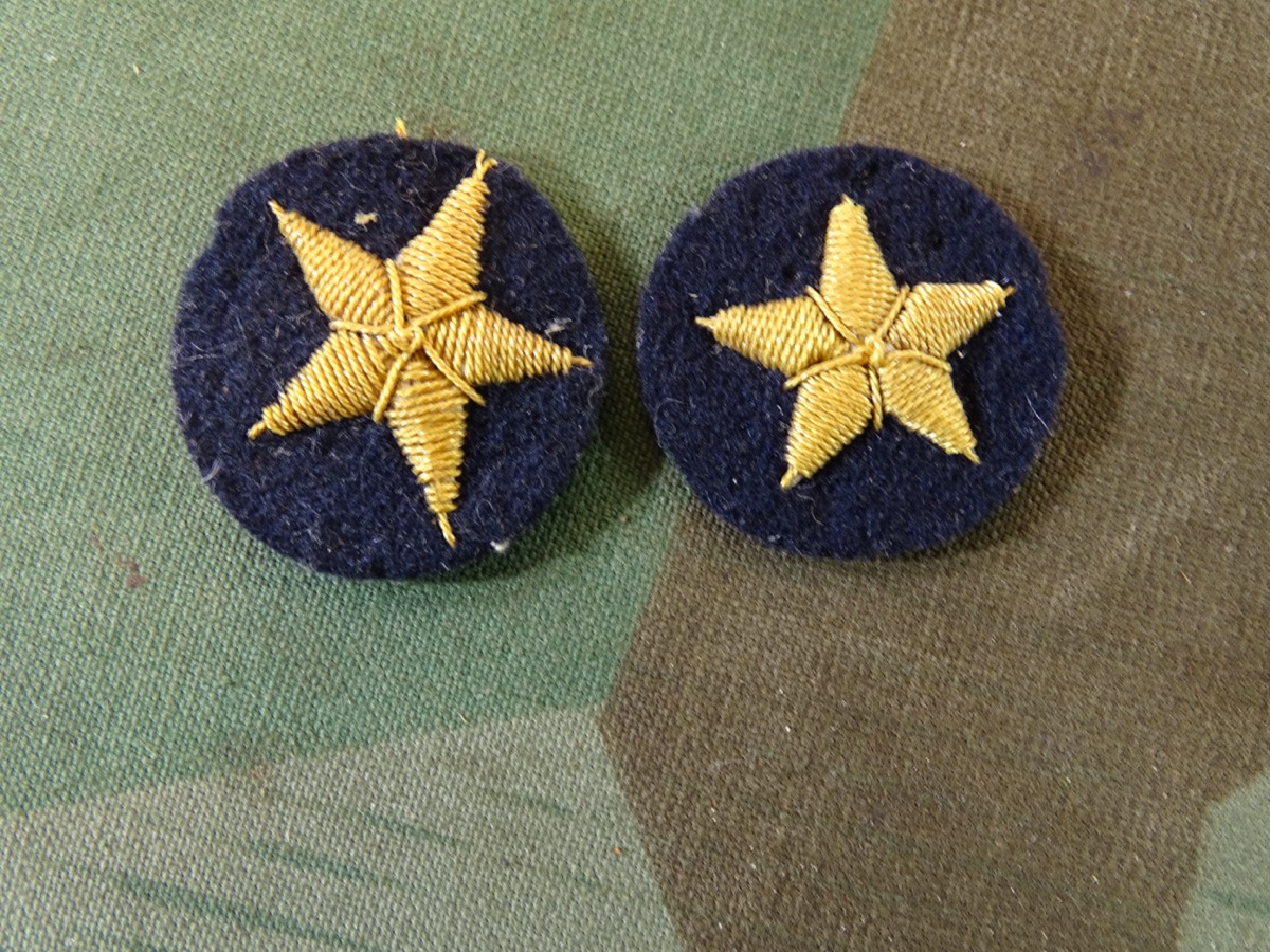 Kriegsmarine, 2 Stück Laufbahnabzeichen / Ärmelabzeichen für Seeoffiziere, zur See- Sterne