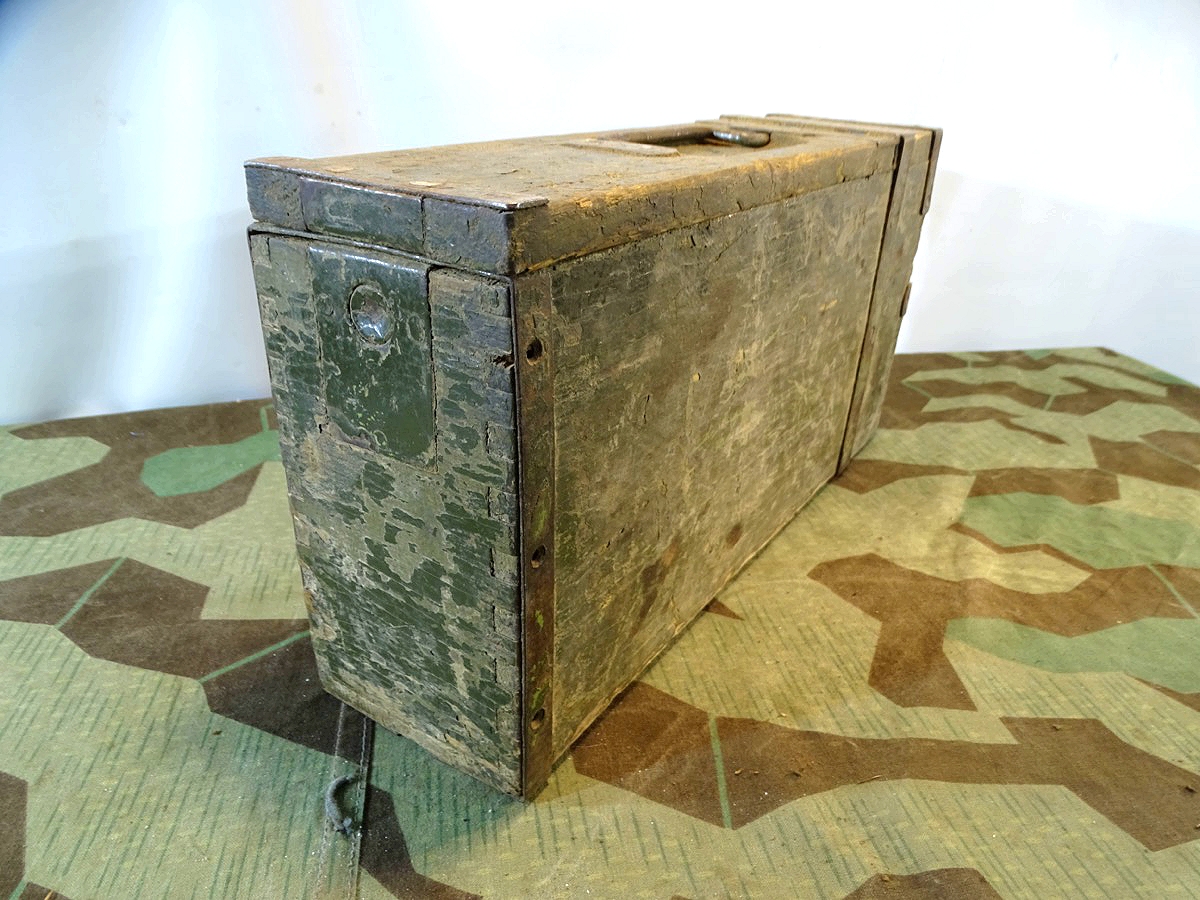 Holz Patronenkasten / Gurtkasten  zum MG 08,  1. Weltkrieg, runder Drücker