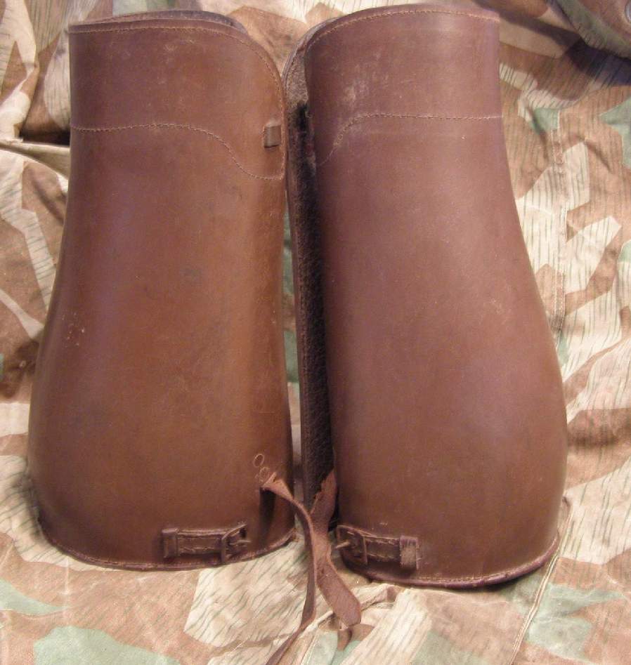 SA/ Partei/Luftwaffe/ Marine / Reichswehr, Paar braune Ledergamaschen, Hst., 1933