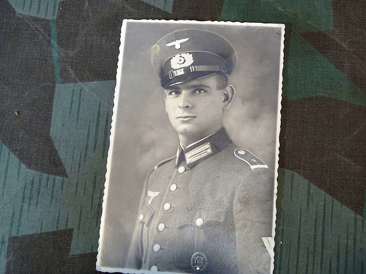 Frühes Portraitfoto Obergefreiter, Uffz. Anwärter, Waffenrock, frühe Schirmmütze, DRL Abz.-