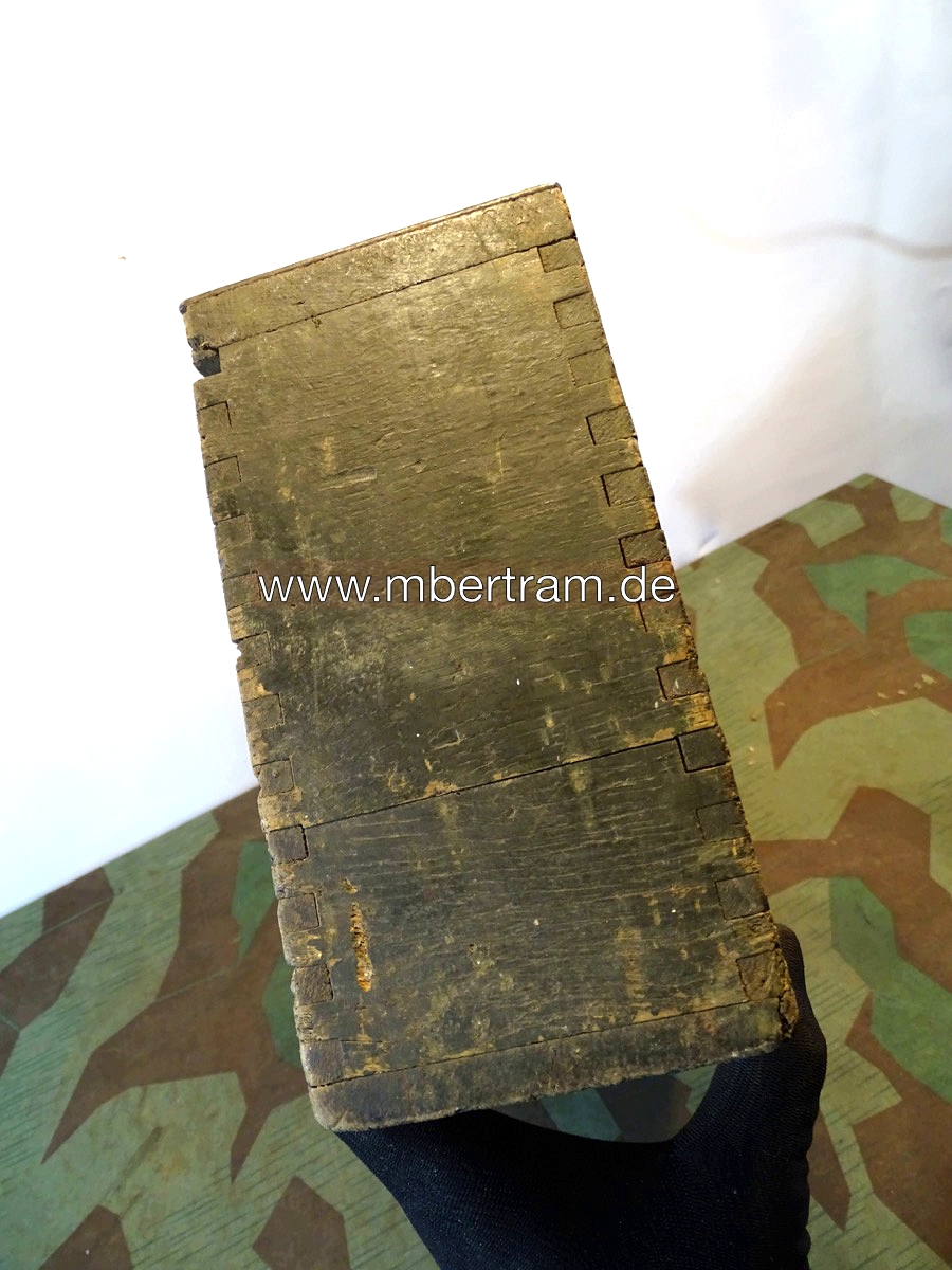 Holz Patronenkasten / Gurtkasten  MG 08 mit Stoffgurt,  1. Weltkrieg