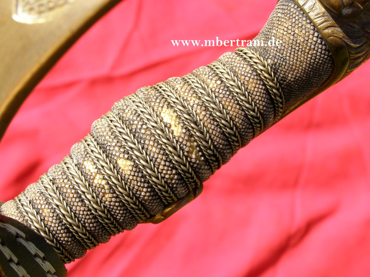 10384-24 Infanterie Offizierssäbel, Löwenkopfgriff, gekreuzte Säbel