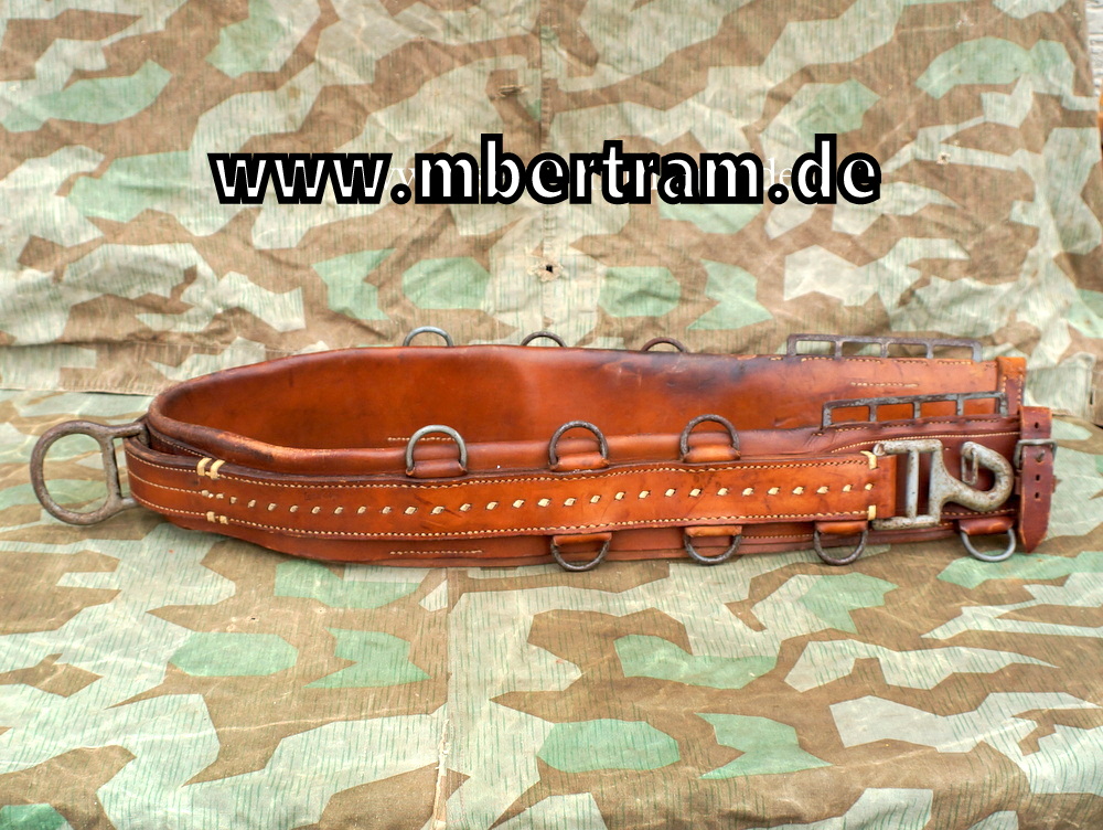 Wehrmacht Kavallerie Sielengeschirr Brustblatt "gxc 1944"
