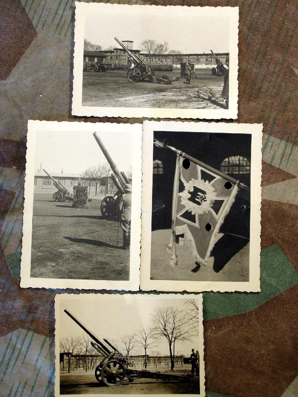 4 Fotos leichte Feldhaubitze 18, Regimentsfahne ca. 9x6cm