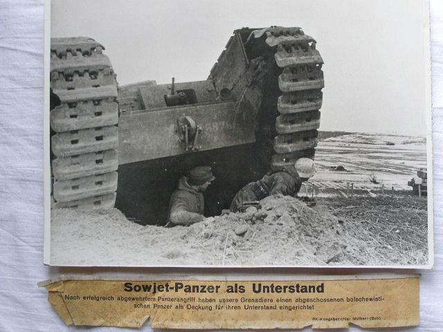 Abgeschossener Sowjet Panzer, Unterstand f. uns. Grenadiere
