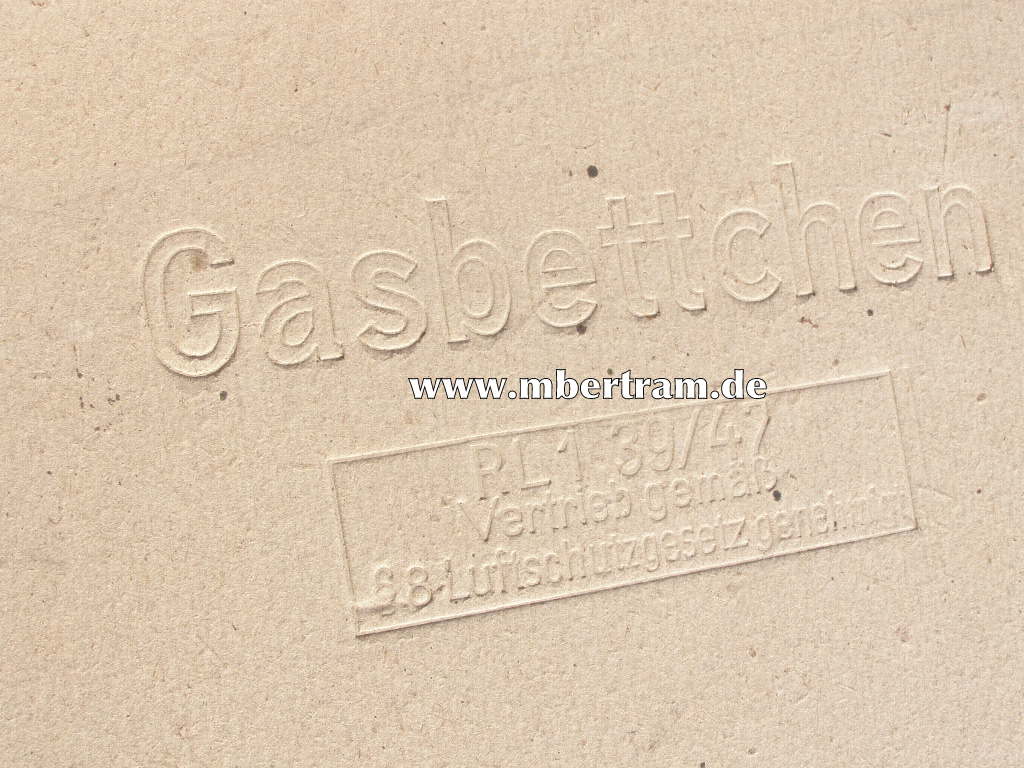 13510-27 Luftschutz Gasbettchen in Originalkarton, o. Plane