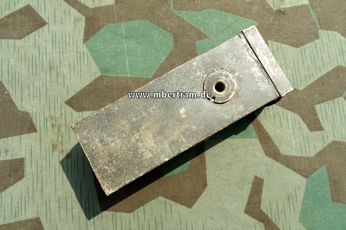 Wehrmacht / Waffen SS :  1 Kg Pioniersprengladung, Sprengbüchse 24, Originalfarbe