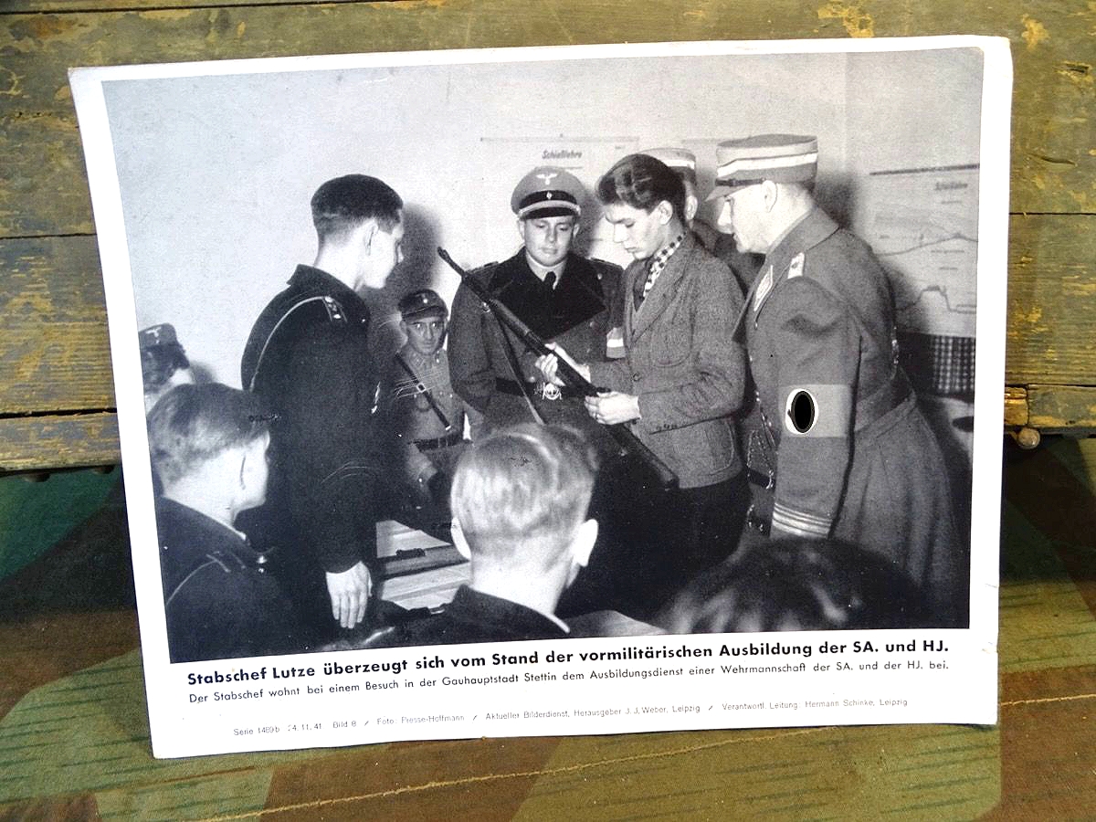 Propaganda Presse Foto SA Stabschef Lutz bei Wehrübung HJ / SA Stettin Ca. 23x17 cm.