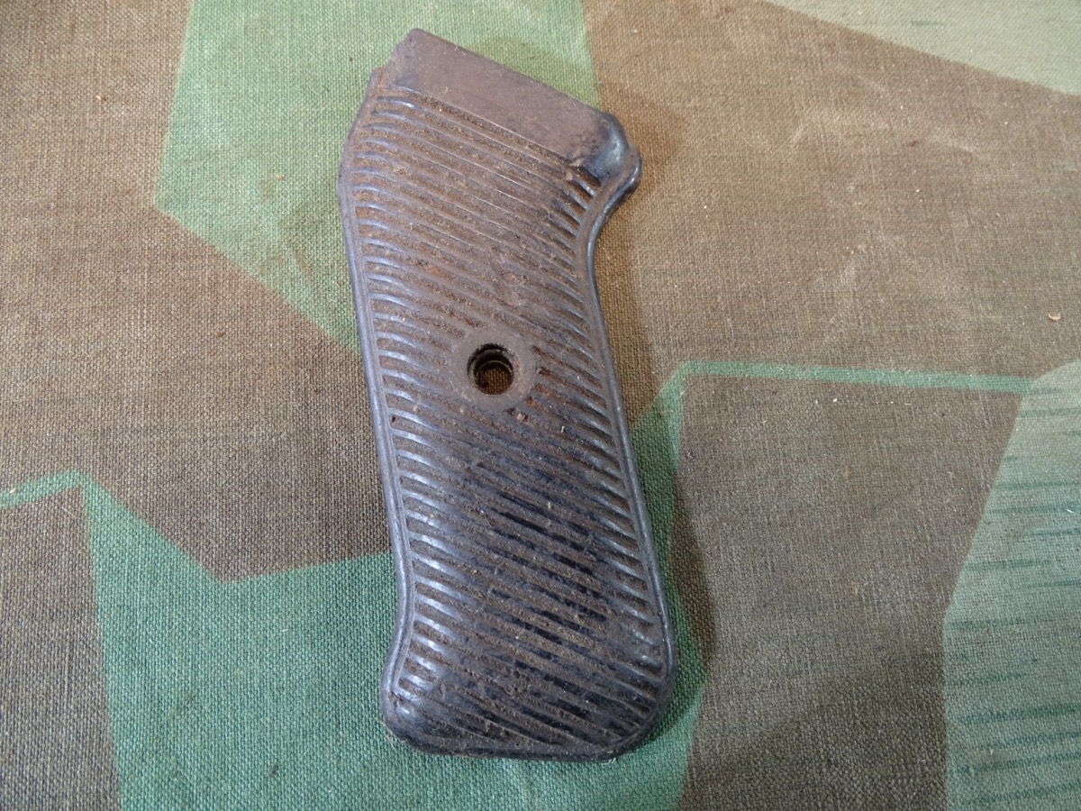 Einzel Griffschale für die MP 40, braunes Bakelit. 