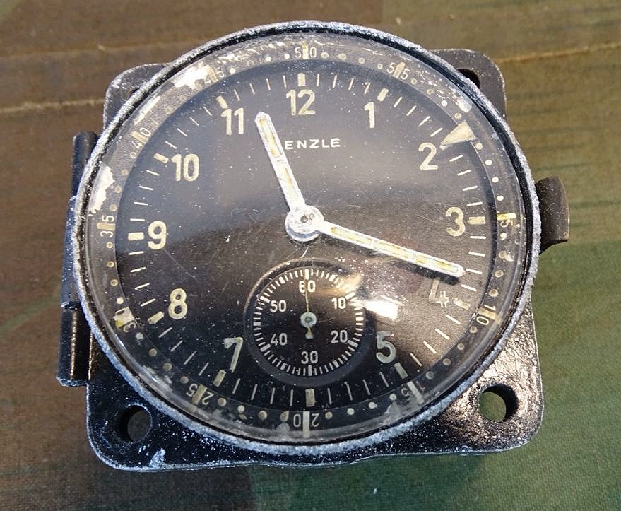 Luftwaffen Borduhr von Kienzle. Bo-UK-2-1, FL 23886-1, 8 Tage Werk