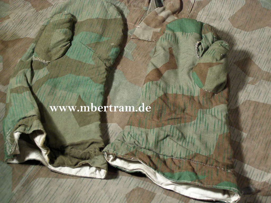 Pärchen Wendetarnhandschuhe.
