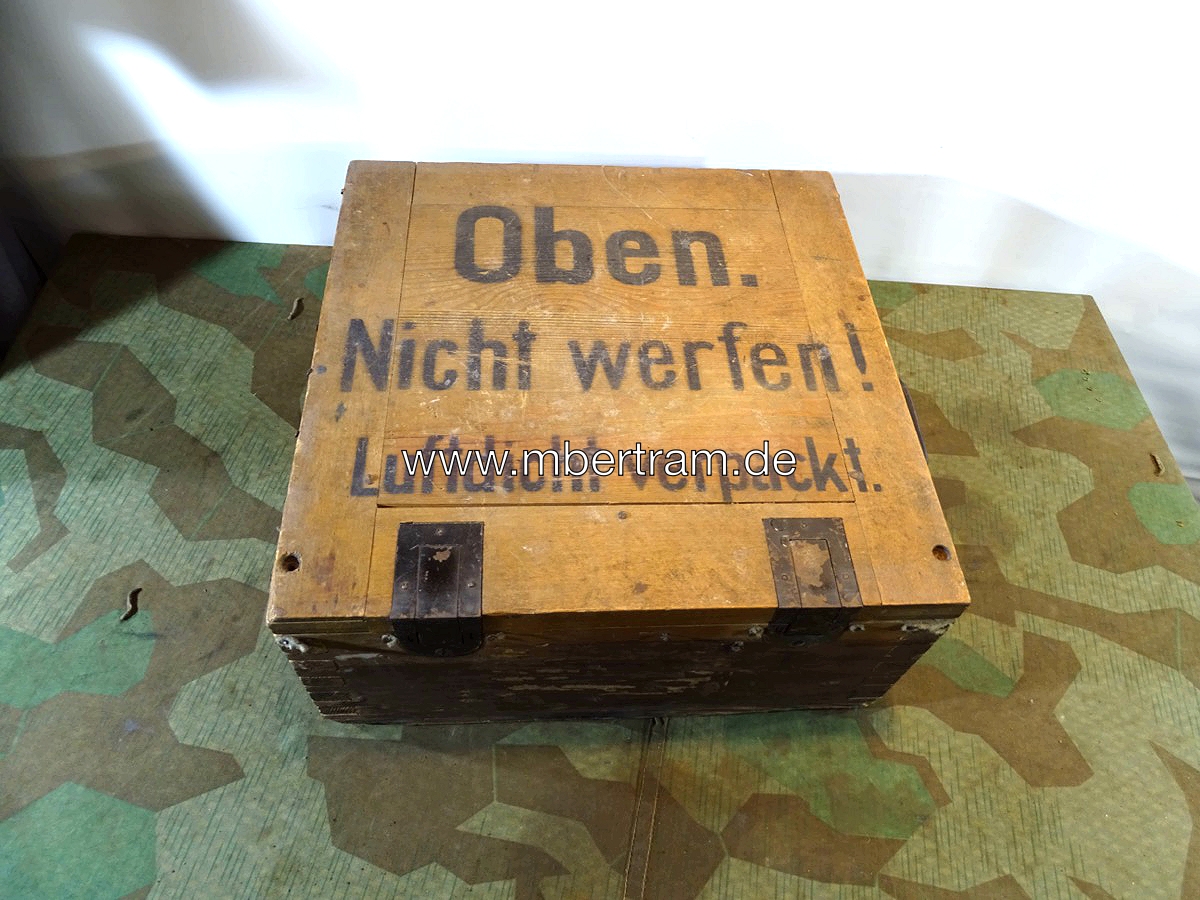 Wehrmacht Holz Patronenkasten "Luftdicht, nicht werfen", Zinkeinsatz, Etikettenspuren