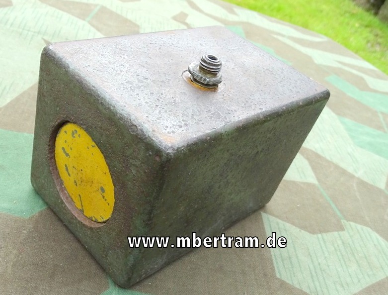 US Deko M 3 Anti Personen Mine 2. WK, mit Teilen der Originalbeschriftung