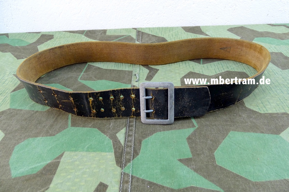 Wehrmacht Zweidorn Koppel für Offiziere schwarzes Leder, Länge 101cm!