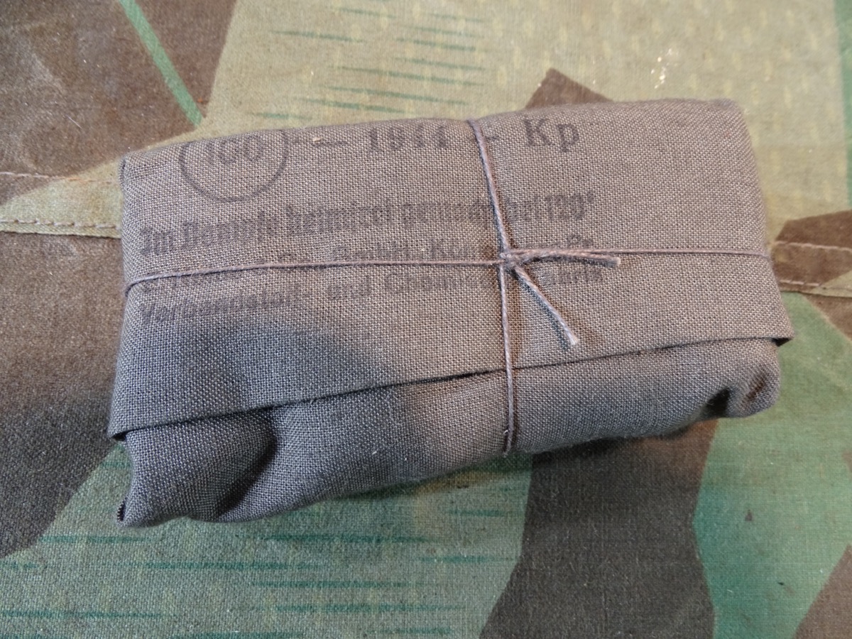Großes Wehrmachts Verbandpäckchen, 1944, Verbandstoff- und Chemie Fabrik Königsberg ( Pr.) 