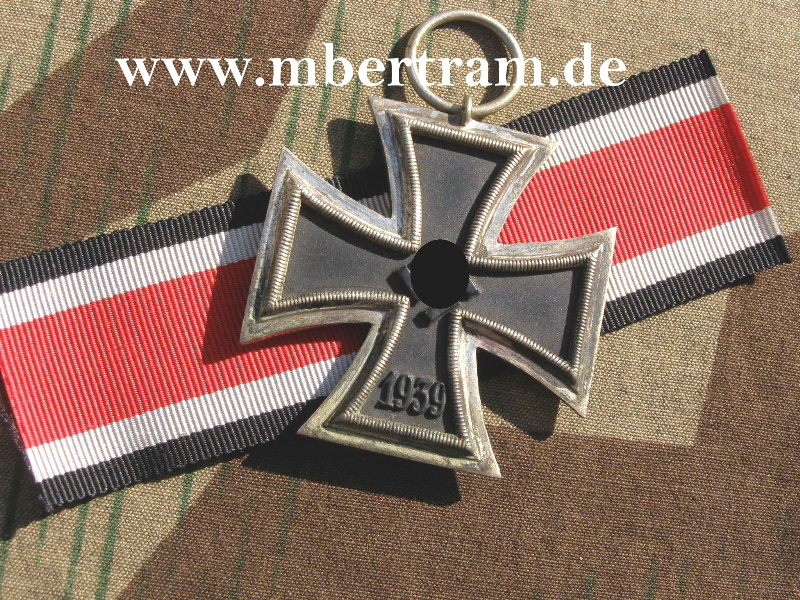EISERNES KREUZ 1939 2. KLASSE AM BAND o. HERSTELLER