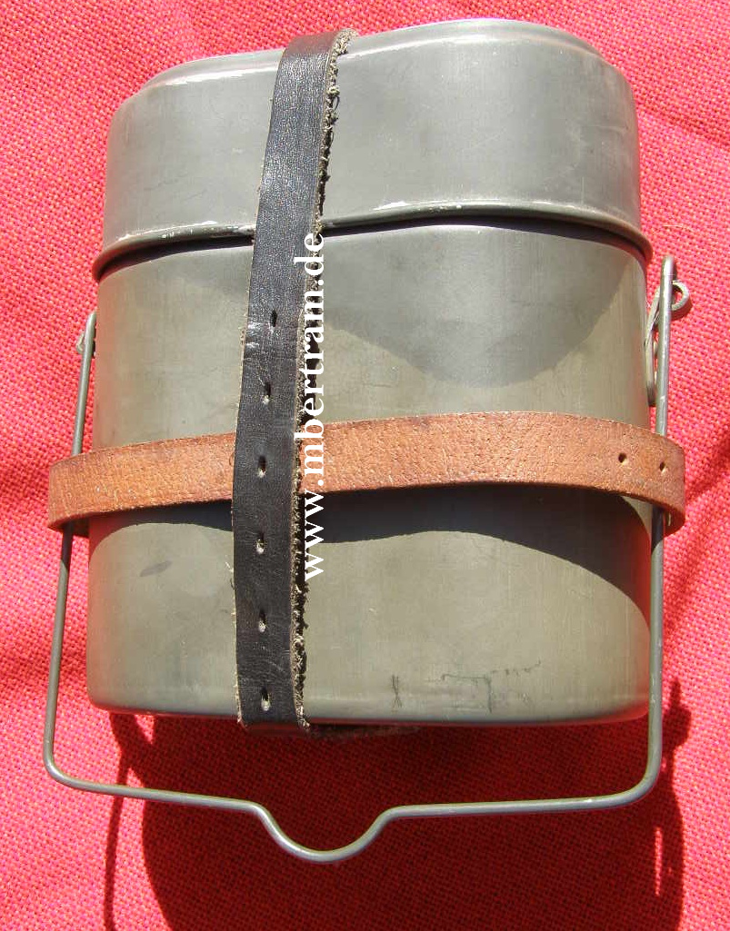 Hohes Kochgeschirr 1914, 1. WK, Lack 98%, Riemen