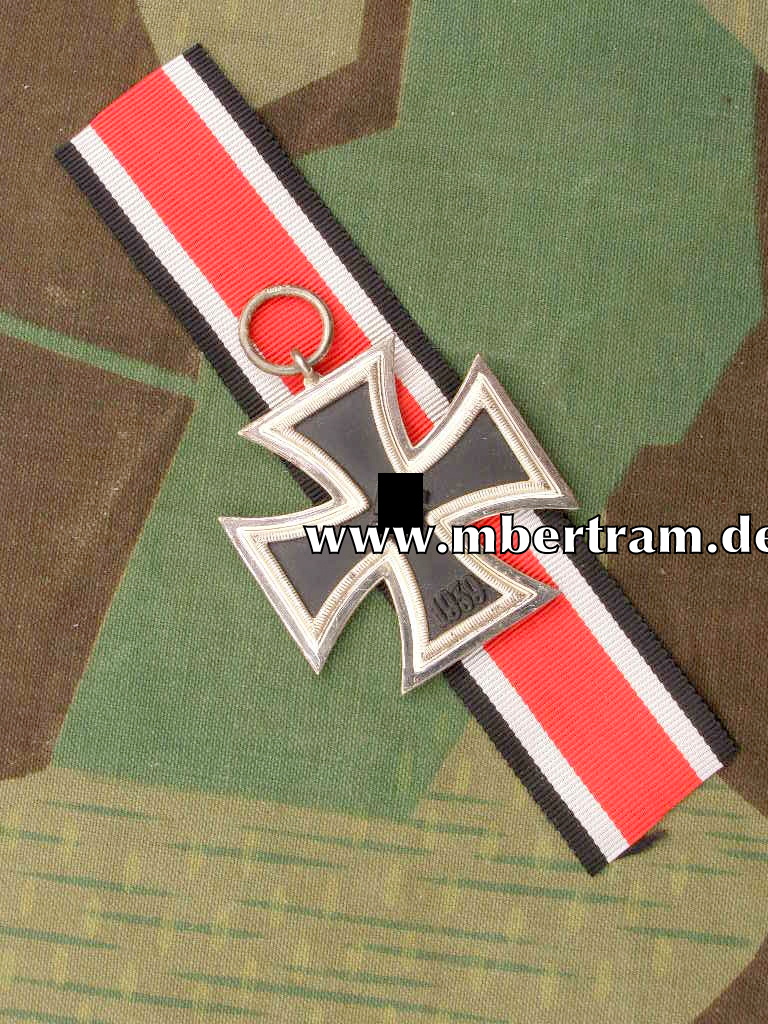 Eisernes Kreuz 1939 2. Klasse am Bandabschnitt, Hst.: 100