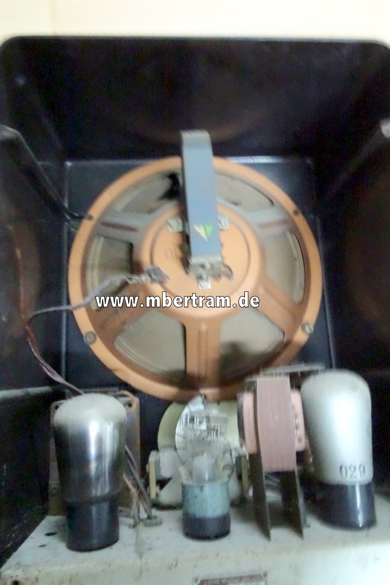 Volksempfänger, VE 301 W" "Emund Volks Radio"