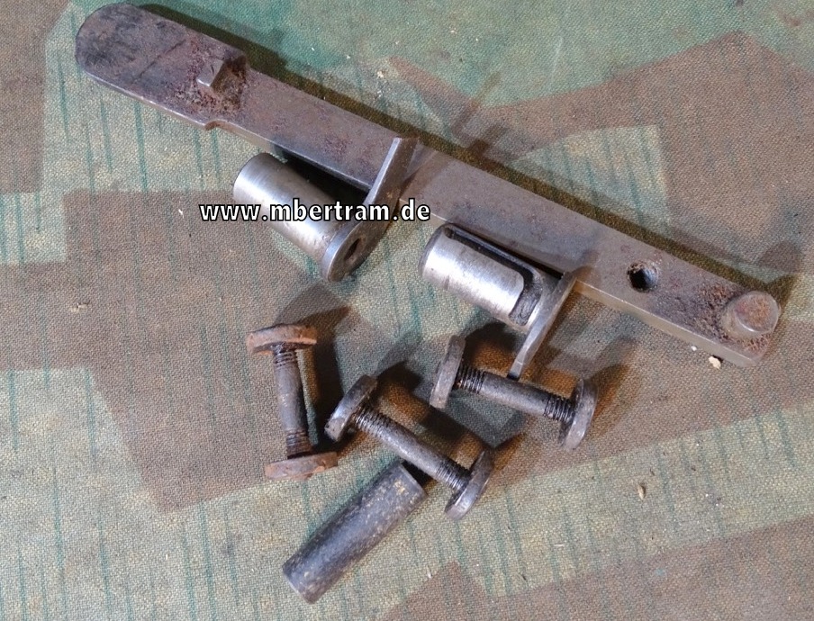 19910-1 PPS 43 3 x Griffsschalenschrauben und diverse Bauteile.