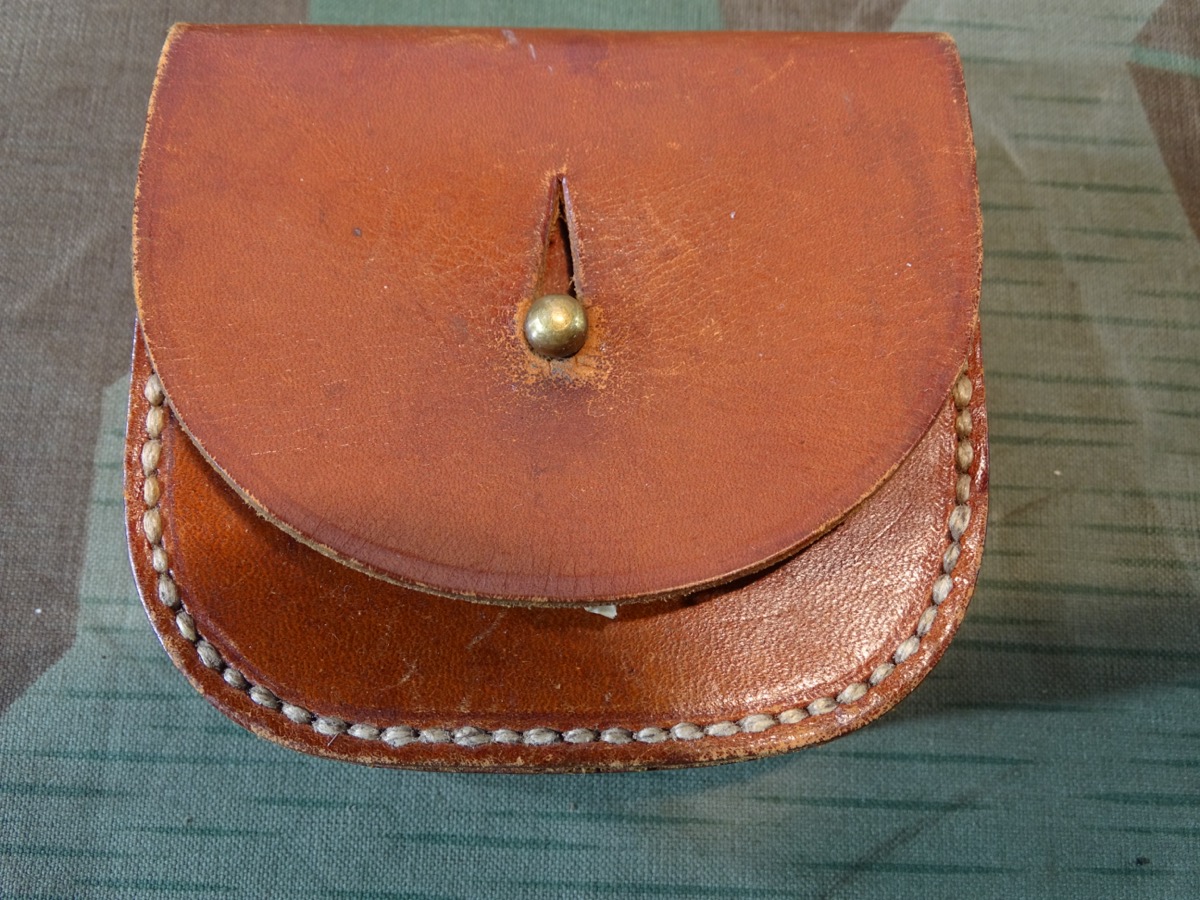 Braune Ledertasche für Strichplatten Beleuchtung, frühe Wehrmacht 1936, schöner Zustand und Stemplung