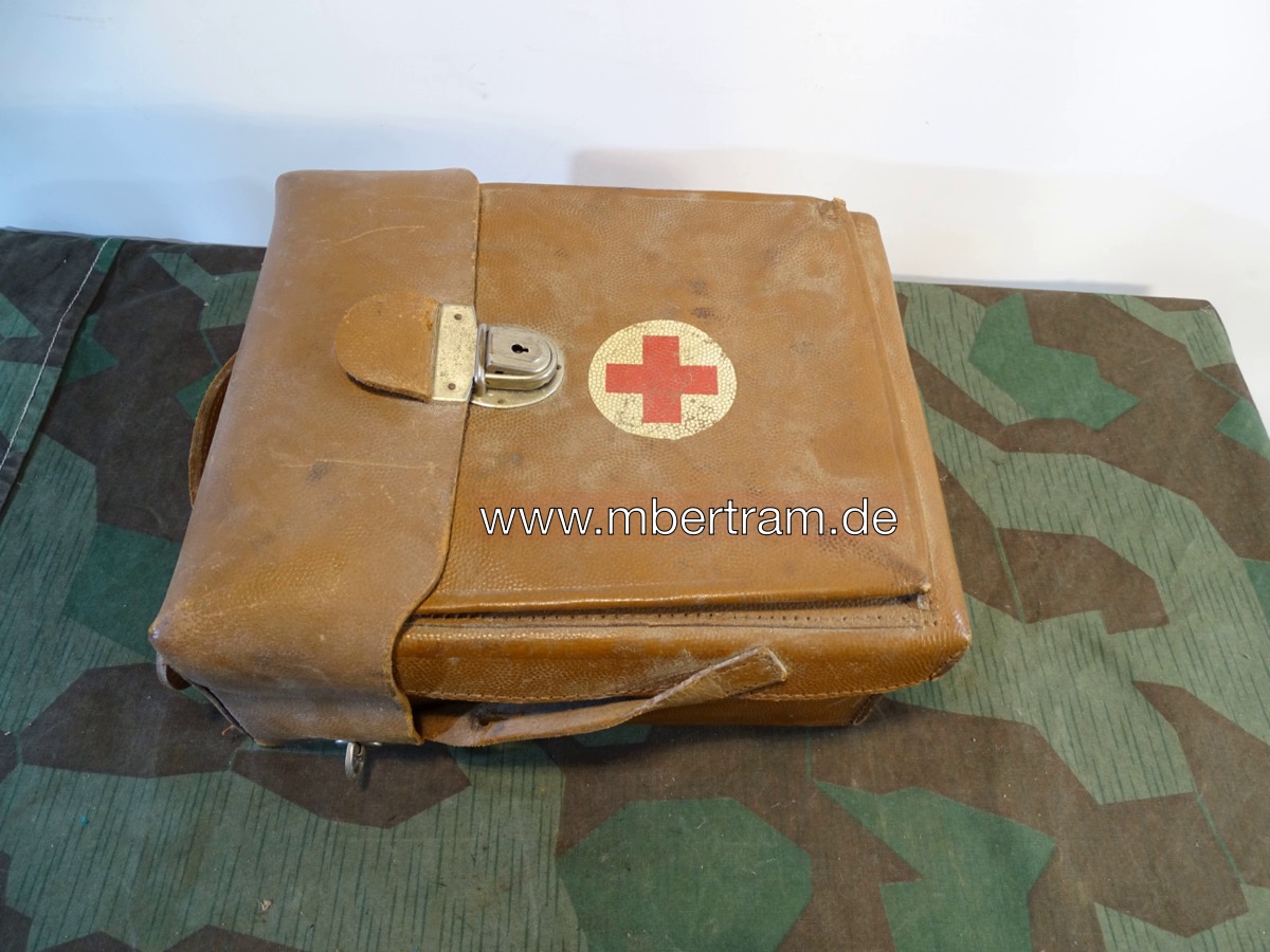 Frühe Bundeswehr Sanitäts Tasche Arzt aus braunem Leder 1962