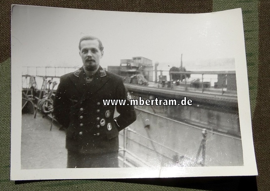 Foto Obermaschinenmaat Kriegsmarine mit 3 Kriegsabzeichen