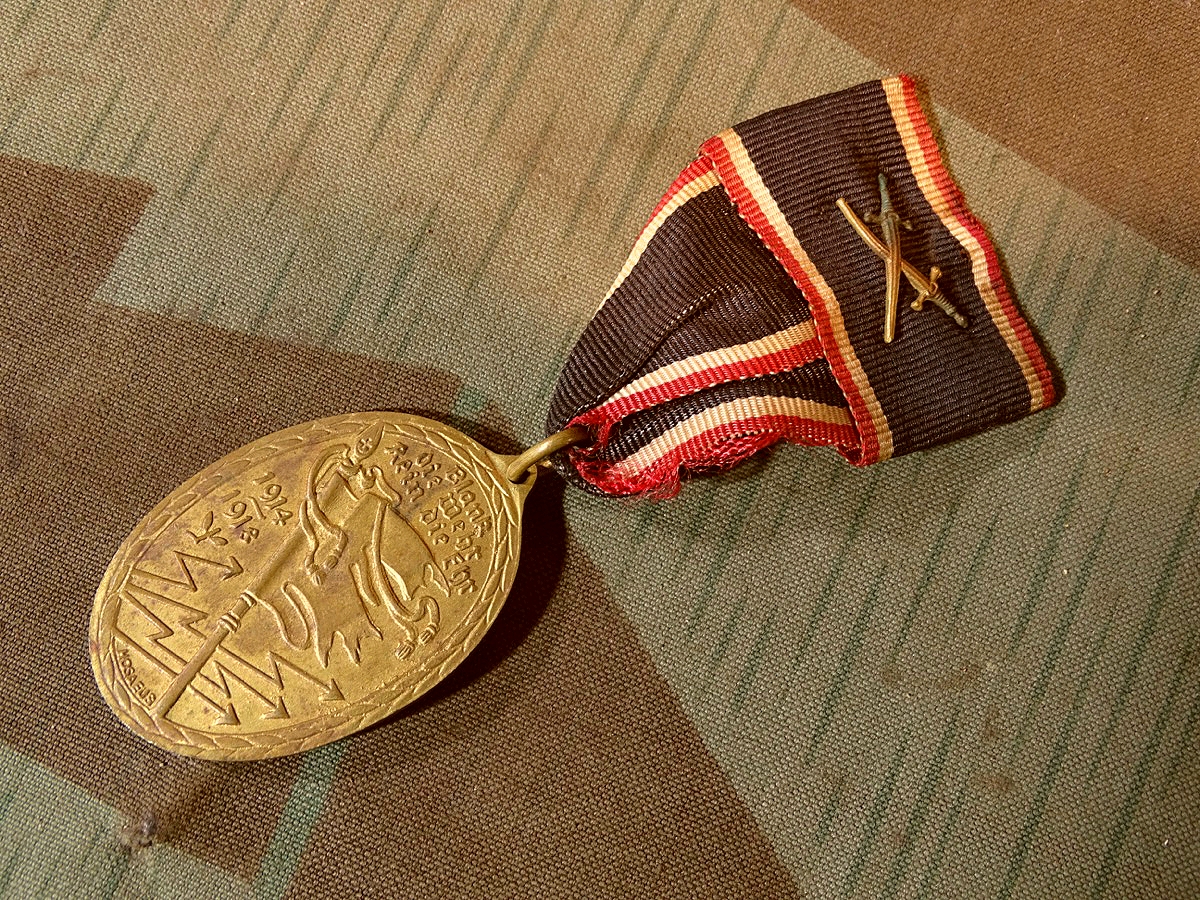 Kriegsdenkmünze des Kyffhäuser Bundes,  Medaille am Band 1914/18 ” Blank die Wehr – Rein die Ehr ”