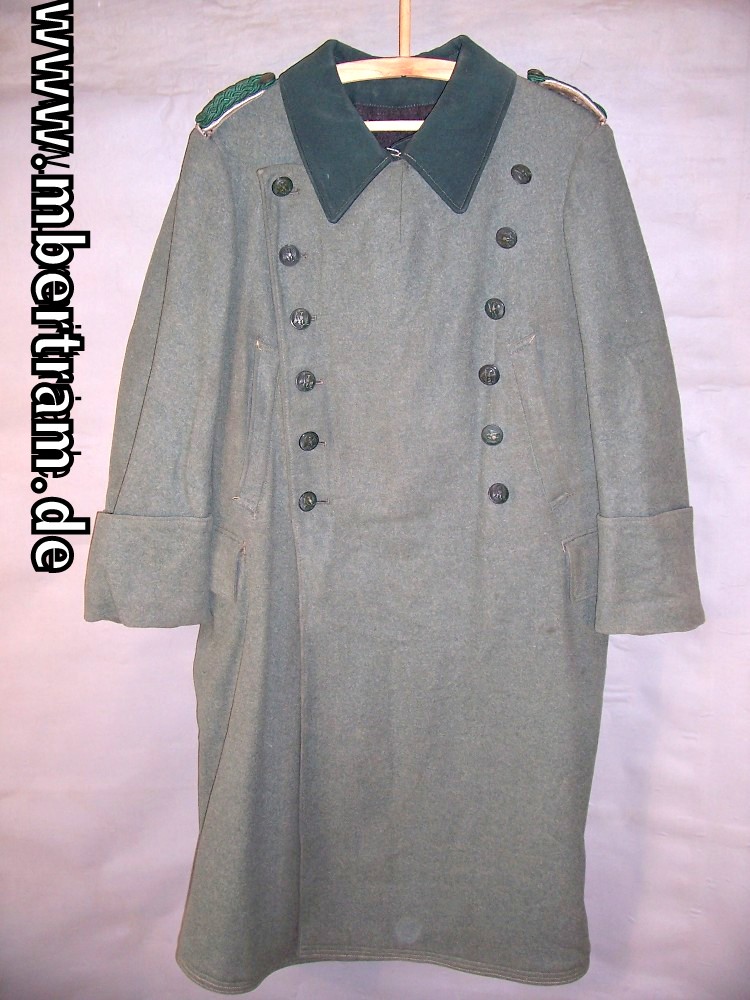 Wehrmacht feldgrauer Mantel eines Heeres-Landforstmeisters ( Generalmajor)