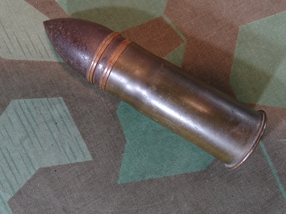 Deko Patrone mit Messinghülse 1. Weltkrieg 1916 für 37 mm Revolverkanone  Deko Patrone mit Messinghülse 1. Weltkrieg 1916 für 37 mm Revolverkanone