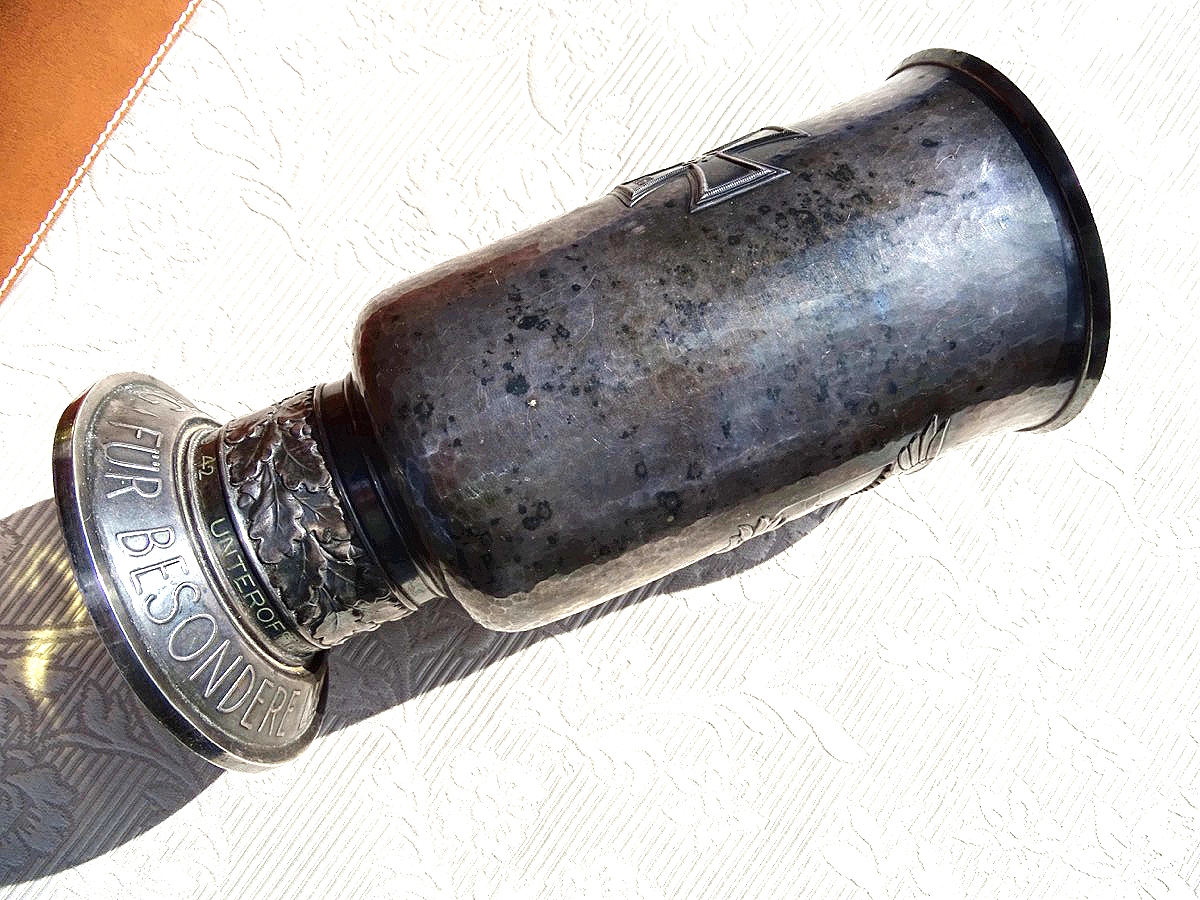 Luftwaffe Ehrenpokal für besondere Leistungen im Luftkrieg für Unteroffizier Ludwig Schubert, Bordschütze, 1942 Luftwaffe Ehrenpokal für besondere Leistungen im Luftkrieg für Unteroffizier Ludwig Schubert, Bordschütze, 1942