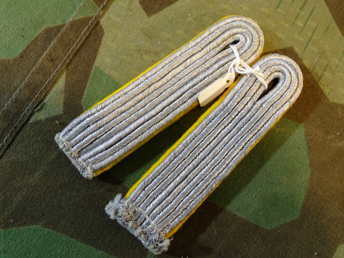 Paar Schulterstücke Leutnant, Nachrichtentruppe, zum einnähen