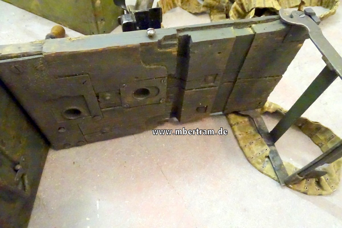 13015-9 Deko MG Schwarzlose 07/12, 1. Weltkrieg mit Lader und 2 Gurtkästen, Selten !