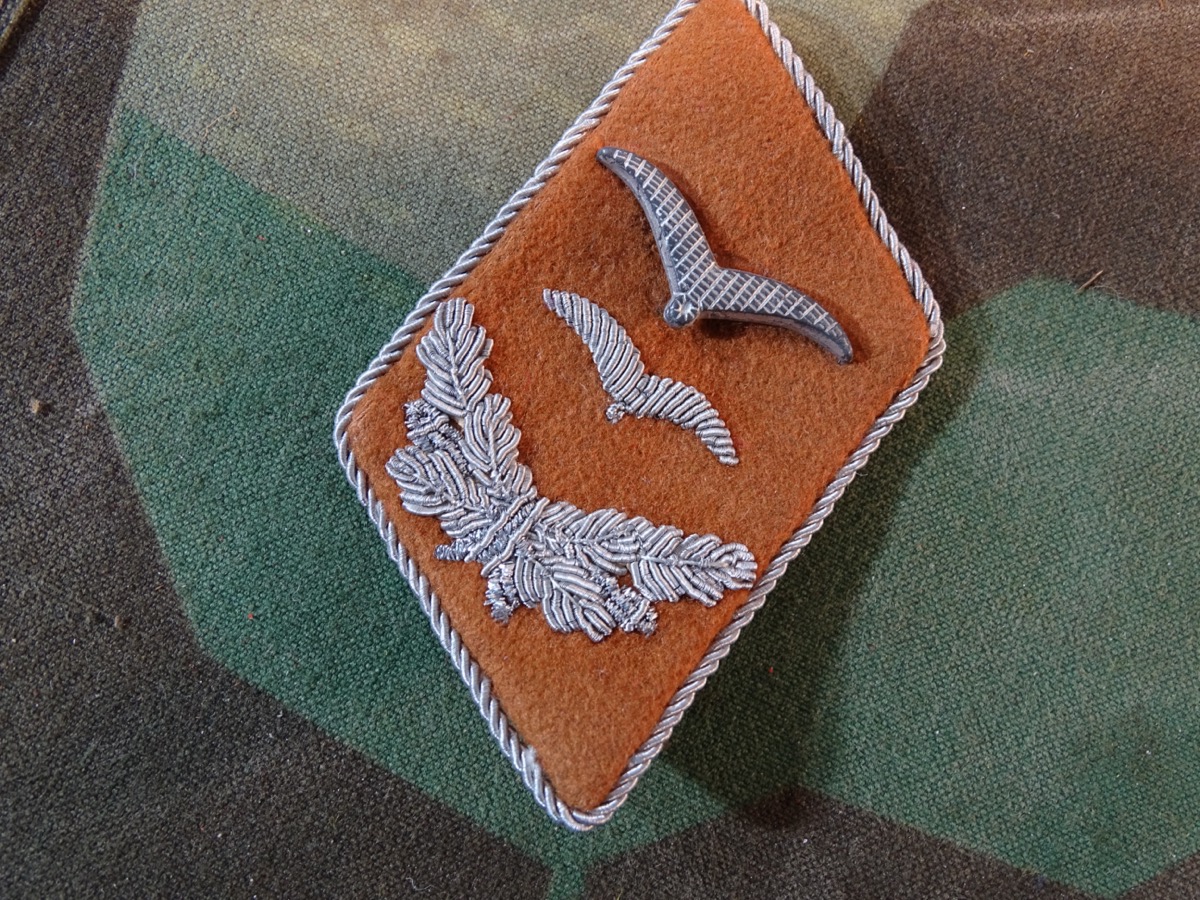 Kragenspiegel Oberleutnant der Luftwaffe, Nachrichtentruppe ( mitbefördert) 