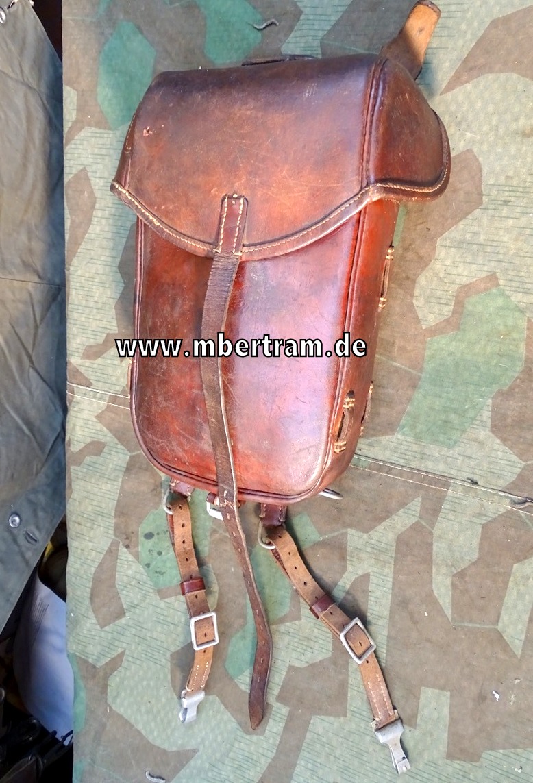 Wehrmacht Kavallerie Packtasche 34, rechte Seite, Reiter Gepäck: " KR3 II"