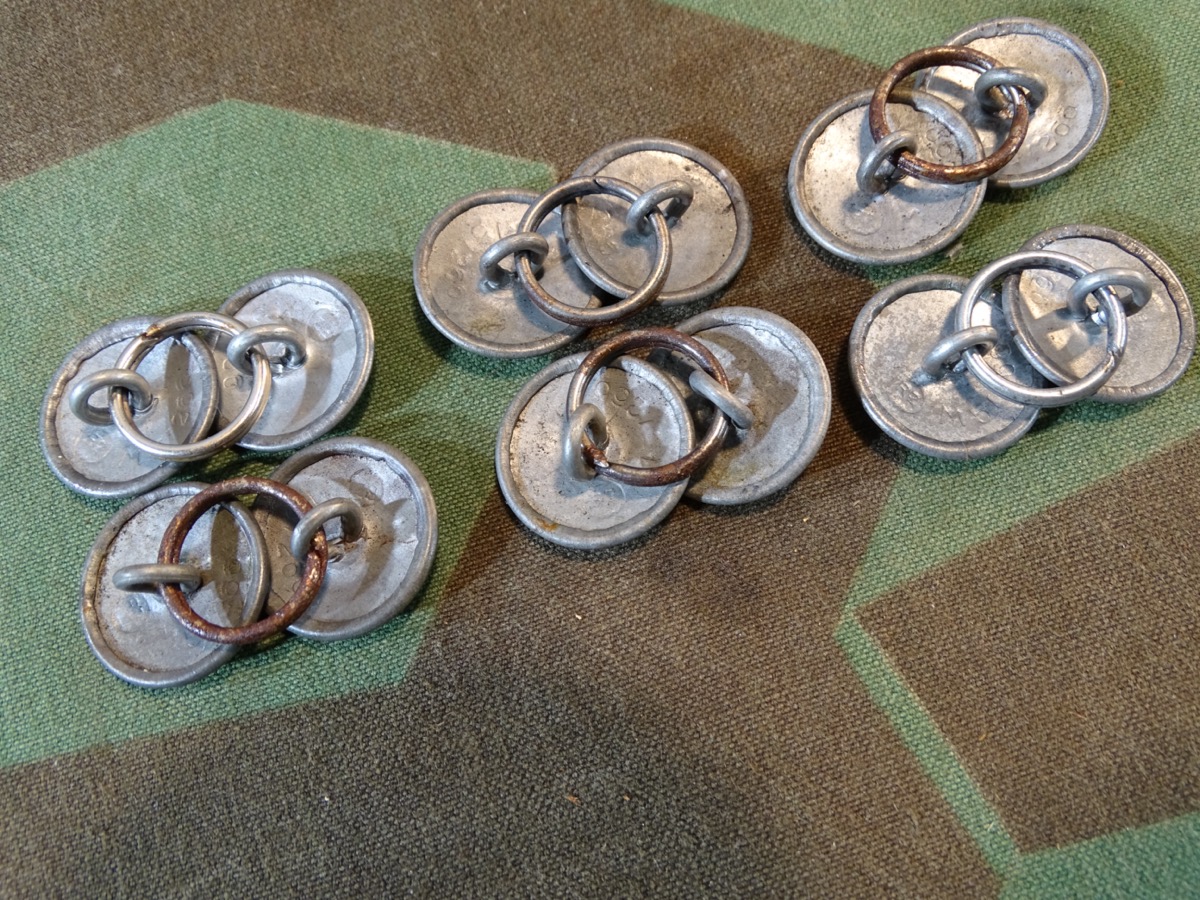 4 silberne 19,5 mm Uniformknöpfe mit Ring für NS Parteigruppierungen, / SA , glatte Oberfläche, verschiedene Hersteller
