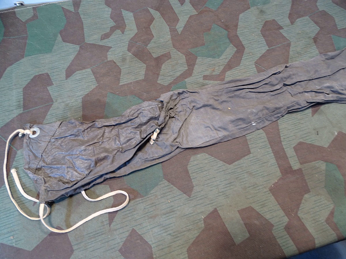 Dünne Waffen Schutzhülle für Scharfschützen der Wehrmacht aus Gasplanenstoff gefertigt