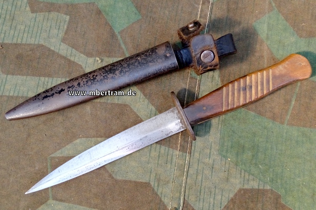 19590-1 Grabendolch/ Kampfmesser  1. Weltkrieg mit Scheide