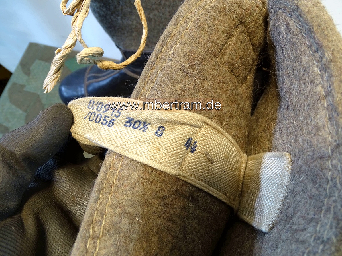 20786-8 Paar ungetragene, neuwertige, späte Wehrmachts Filzstiefel 1944