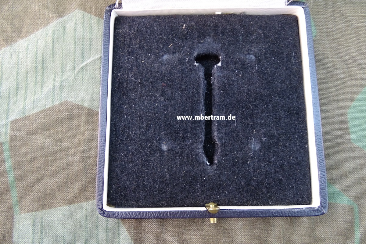 12371-36 Umfangreicher Nachlass Ju 52 Bordschütze, DK Gold, LW Pokal, Legion Condor, Alben....