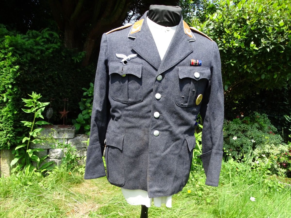 Waffenrock Leutnant Luftwaffen Nachrichten Truppe, Verwundetenabz. Gold, 3er Bandspange, Krimschild