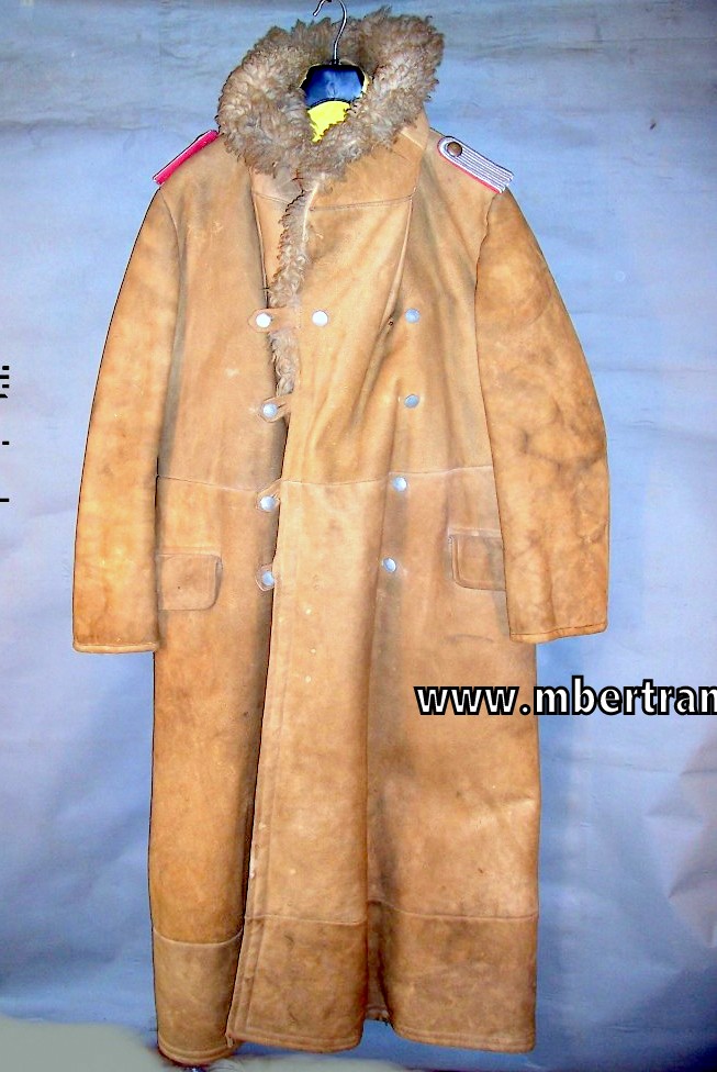 Wehrmacht Wintermantel für einen Leutnant der Panzertruppe