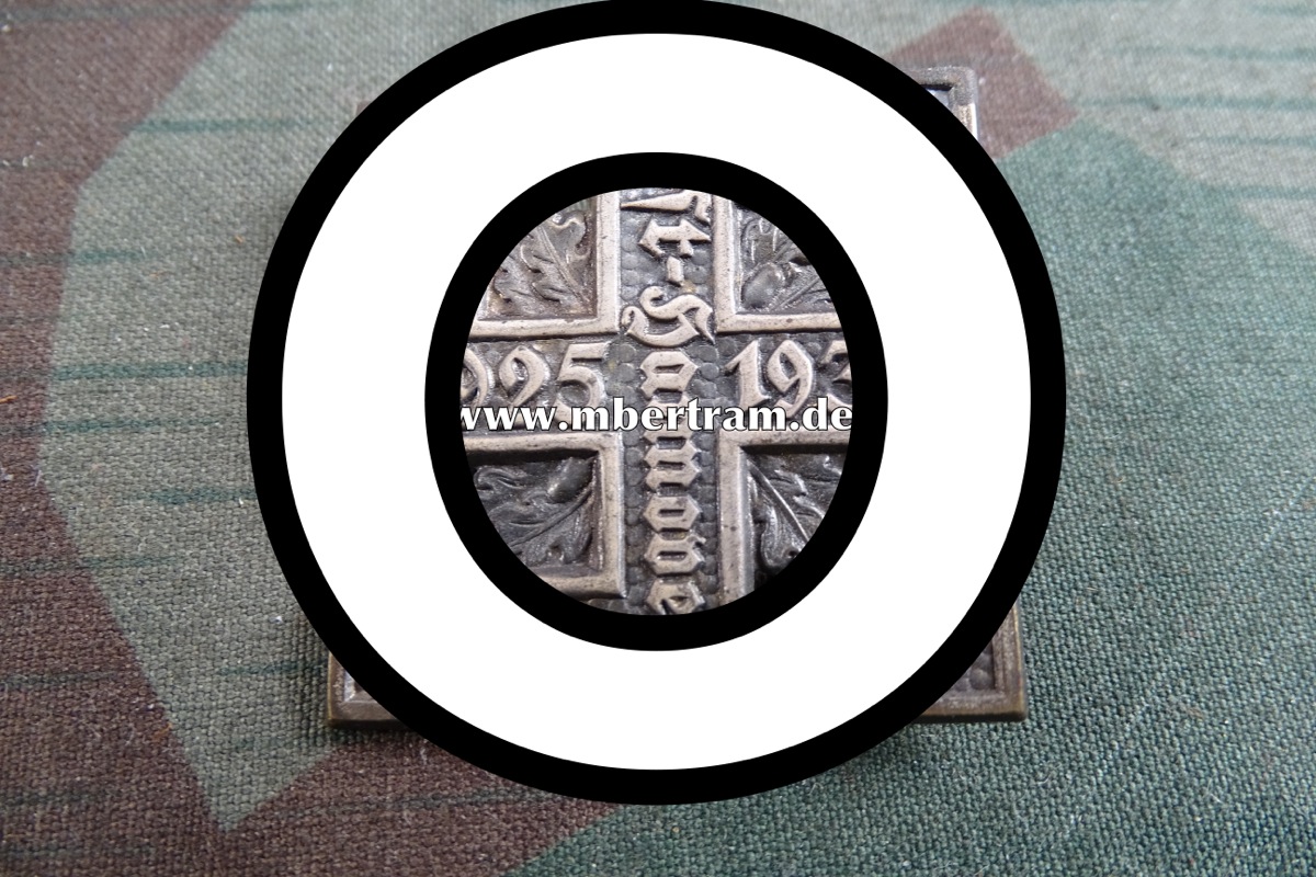 Ost Hannover 1925-1934, Buntmetallabzeichen hohlgeprägt an Nadel