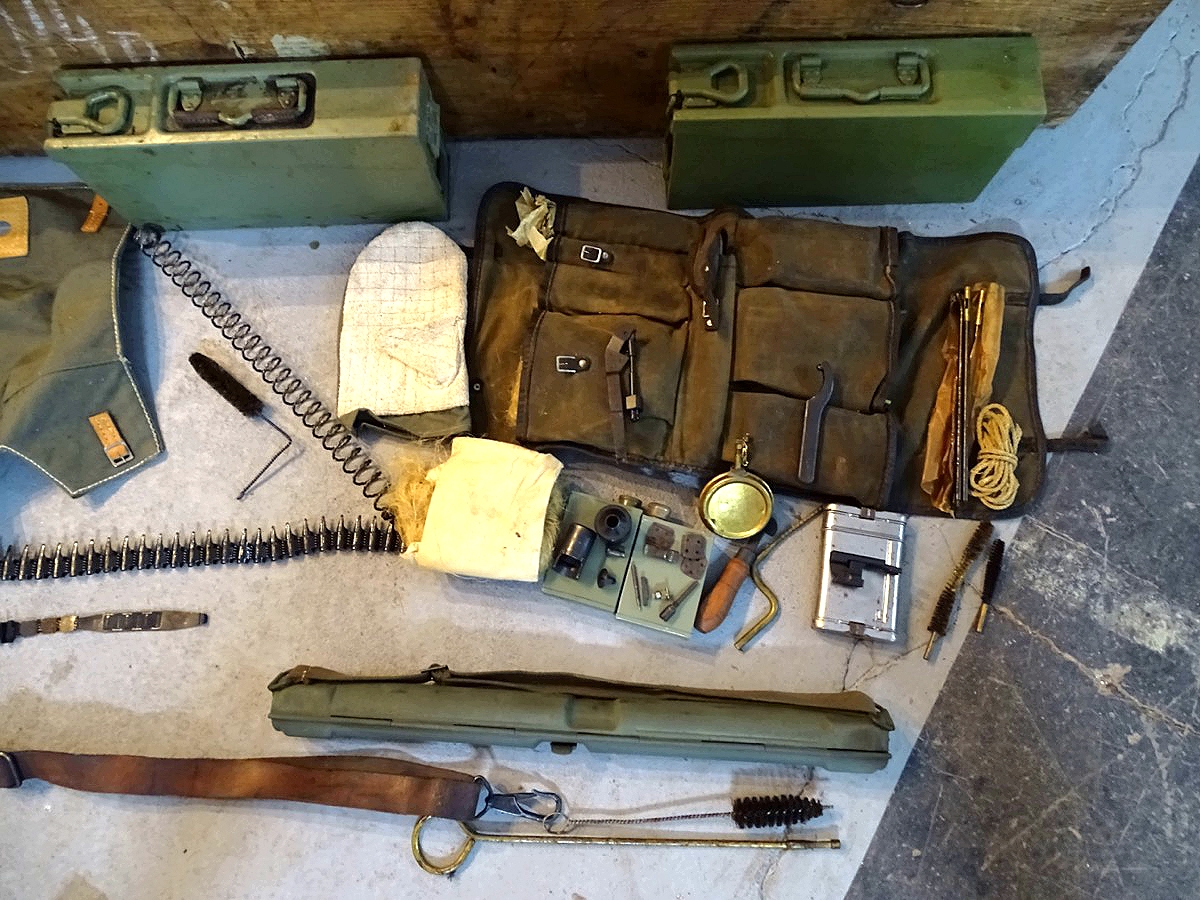 Original Waffenkiste Wehrmacht für 1x MG 42 oder MG 34 mit Zubehörsatz MG 42/53