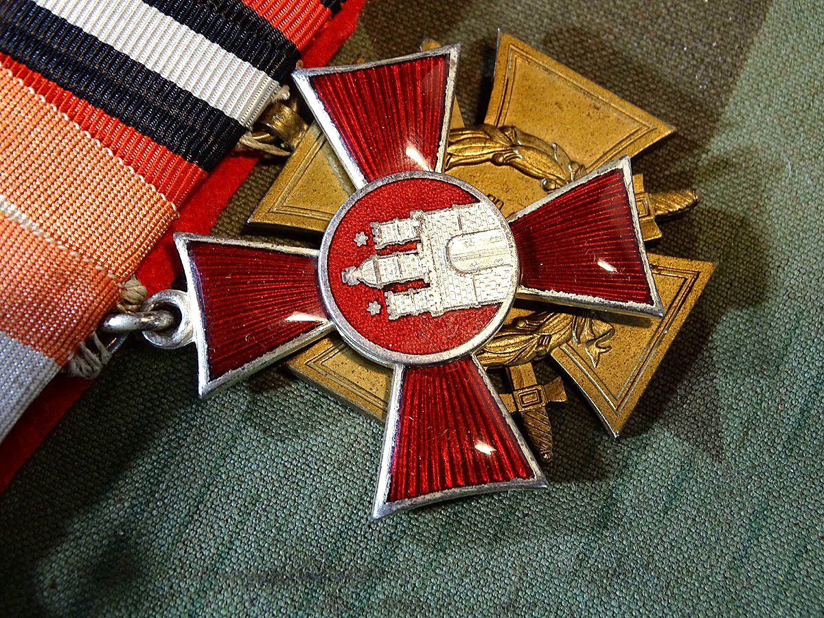 3er Ordenspange: EK 2 1914, Hanseatenkreuz Hamburg, Ehrenkr. f. Frontkämpfer