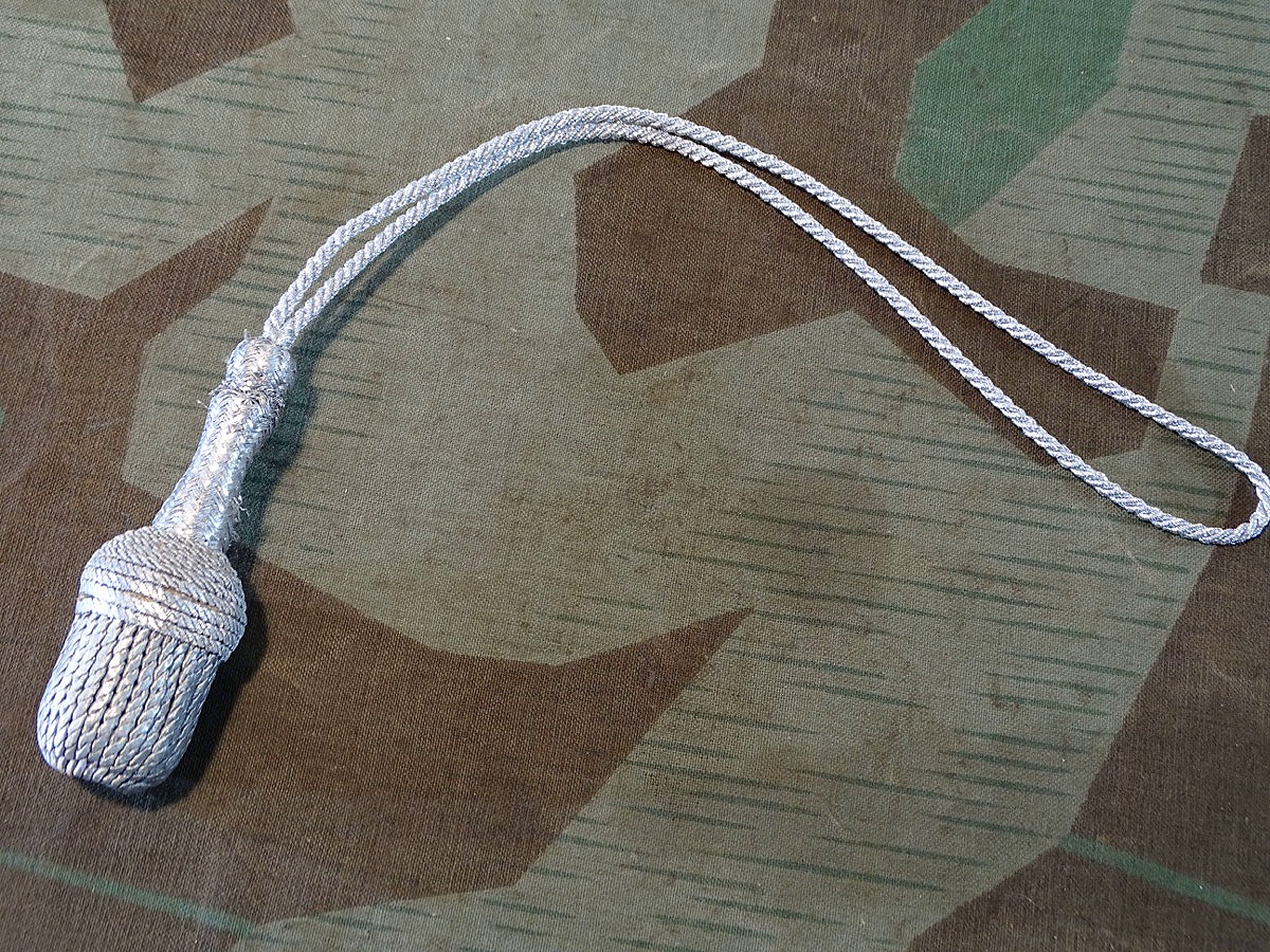 Luftwaffe Portepee für den Offiziersdolch, getragen, Band ggf. erneuert  