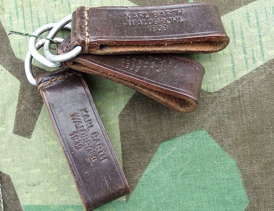 3 Koppelschlaufen Luftwaffe oder Kriegsmarine in sehr gutem Zustand vom gleichen Hersteller