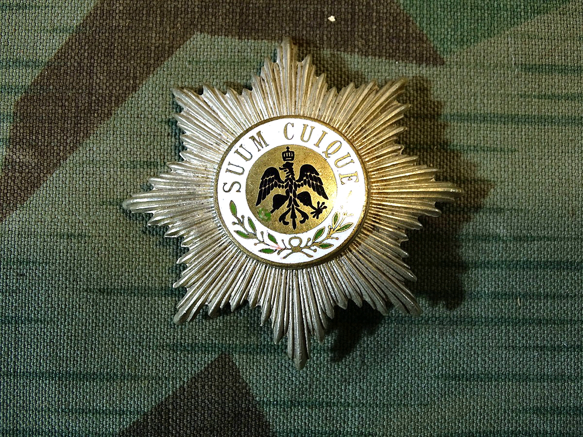 Königreich Preussen, versilberter Buntmetall Gardestern emailliertes Medaillon